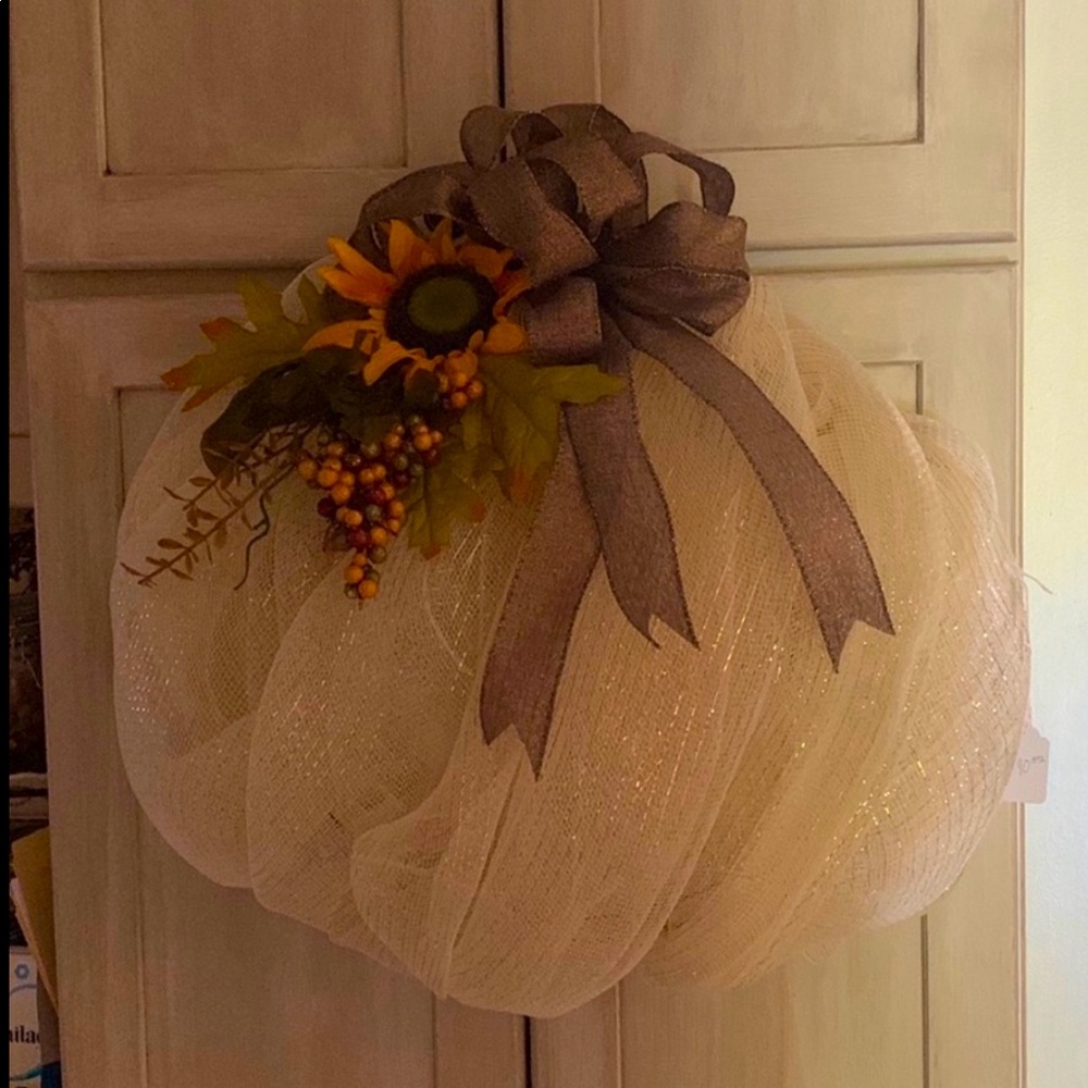 Deco mesh pumpkin wreath